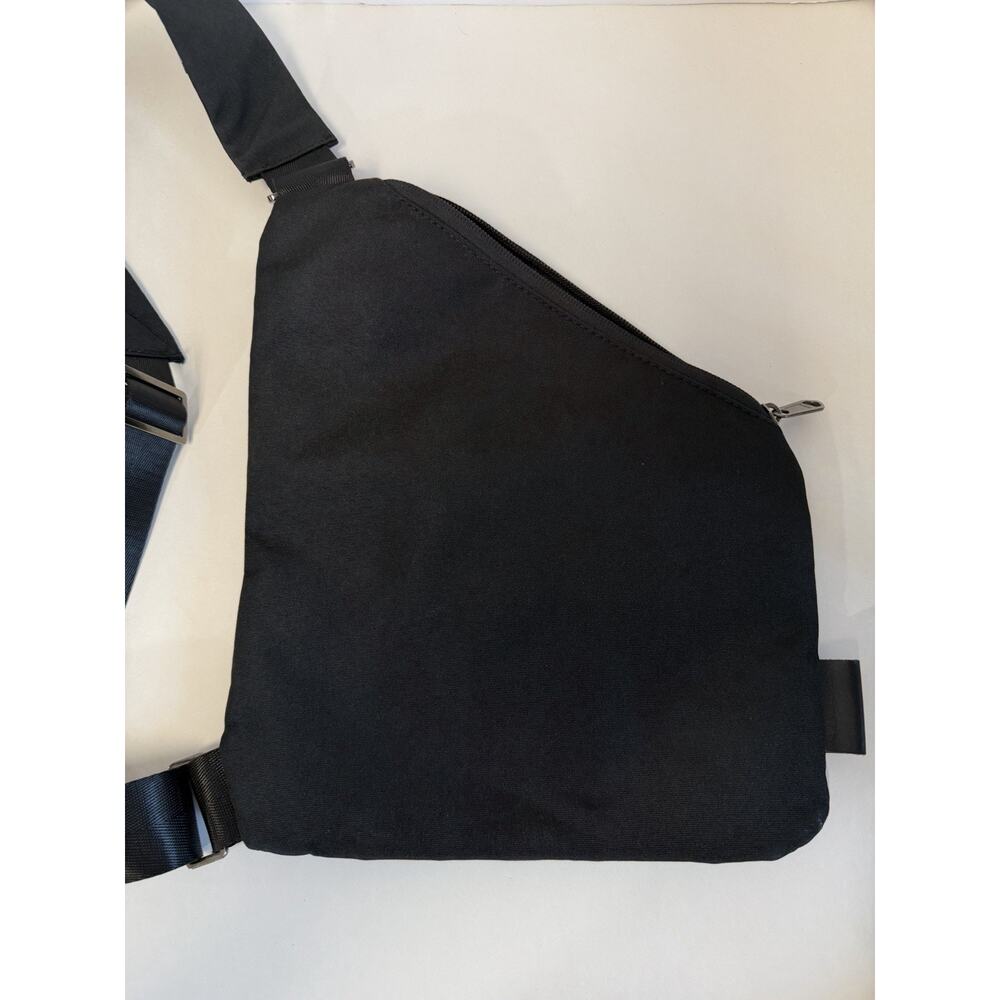 Wander Plus Black Crossbody Sling Bag Travel Chest Bag Adjustable Strap Wander+ - Picture 5 of 6